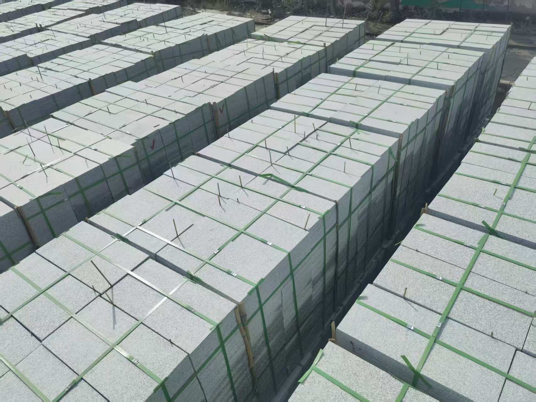 南宁 芝麻白1.8公分火烧300*600地铺，清仓大甩卖