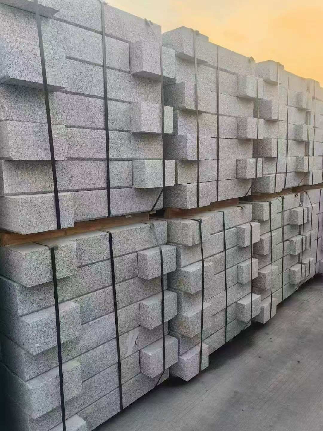南宁 芝麻白路沿石
