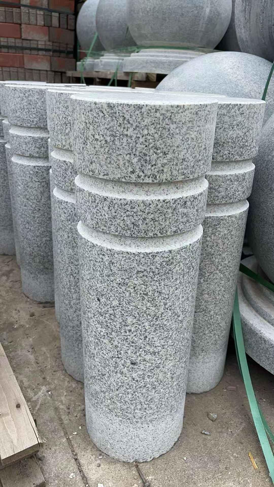 南宁 芝麻白花岗岩挡车柱、隔离柱多少钱