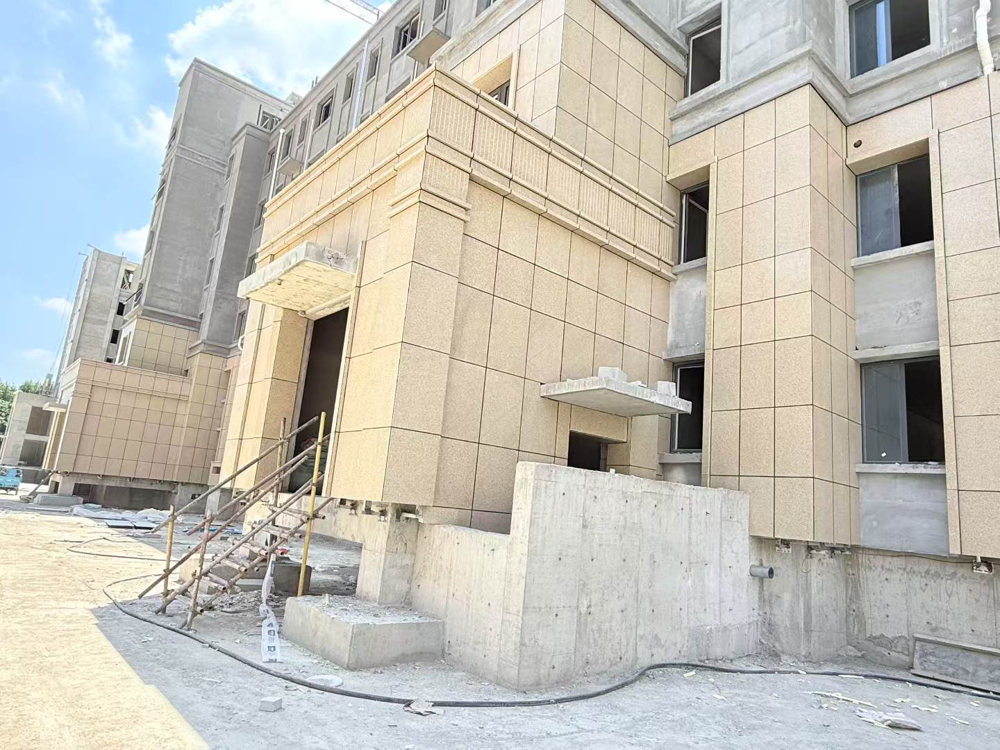 南宁 黄金麻干挂，工地实拍