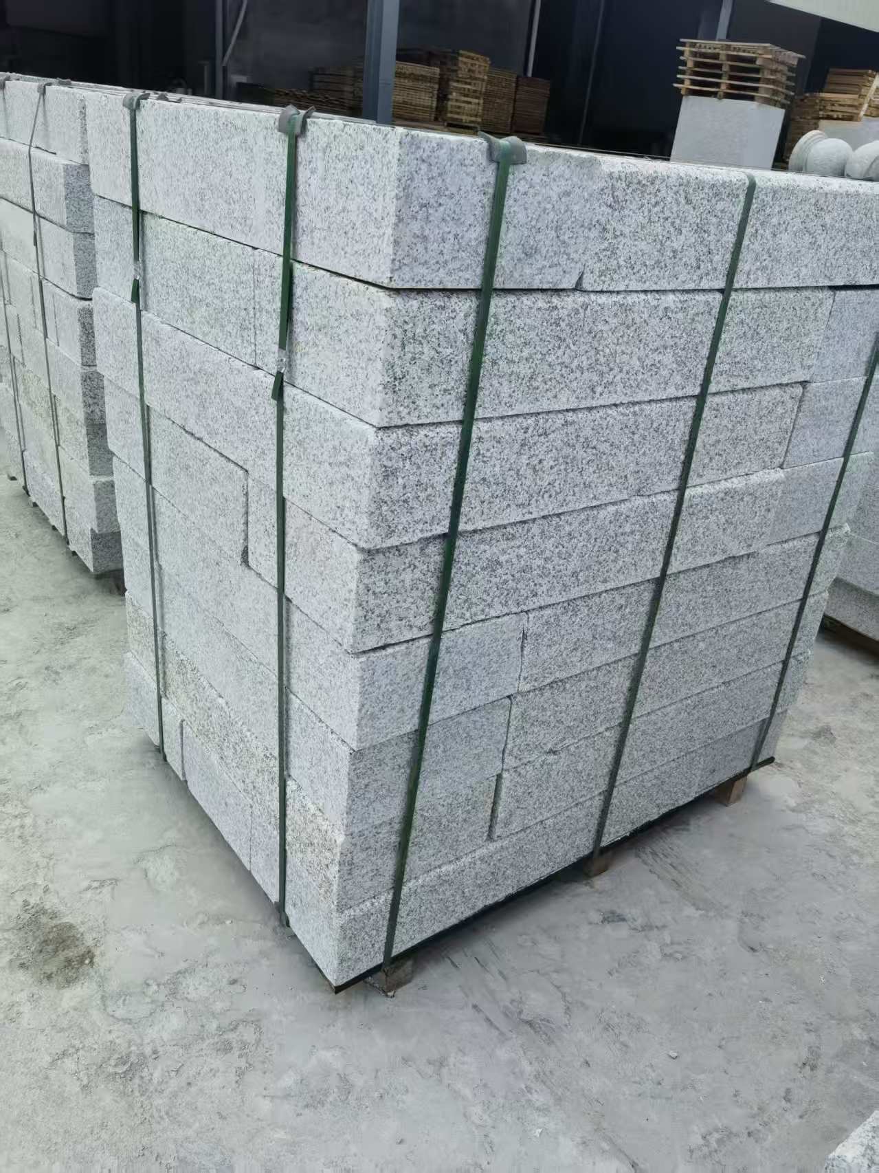 南宁 芙蓉白火烧两面路沿石