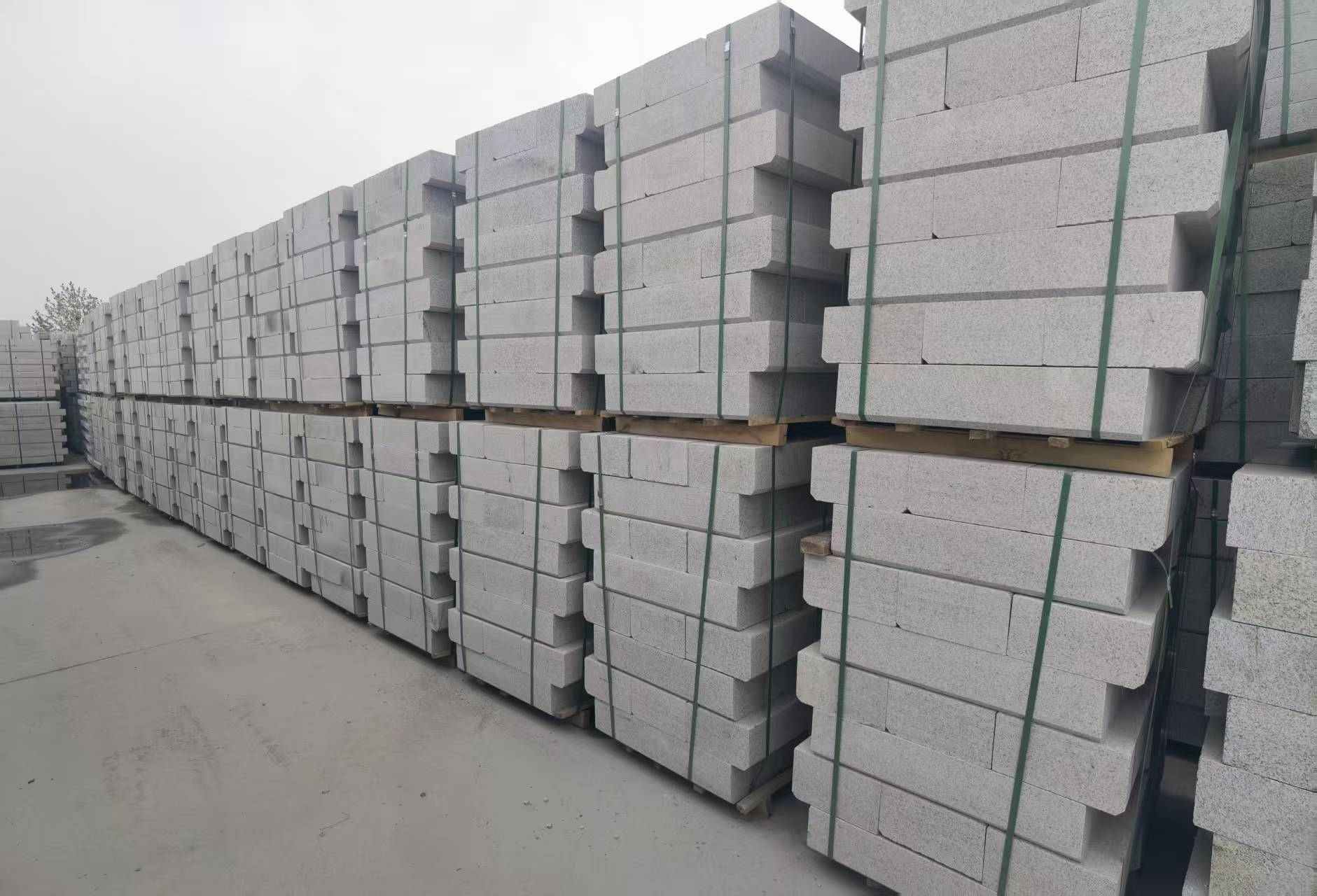 南宁 芝麻白路沿石