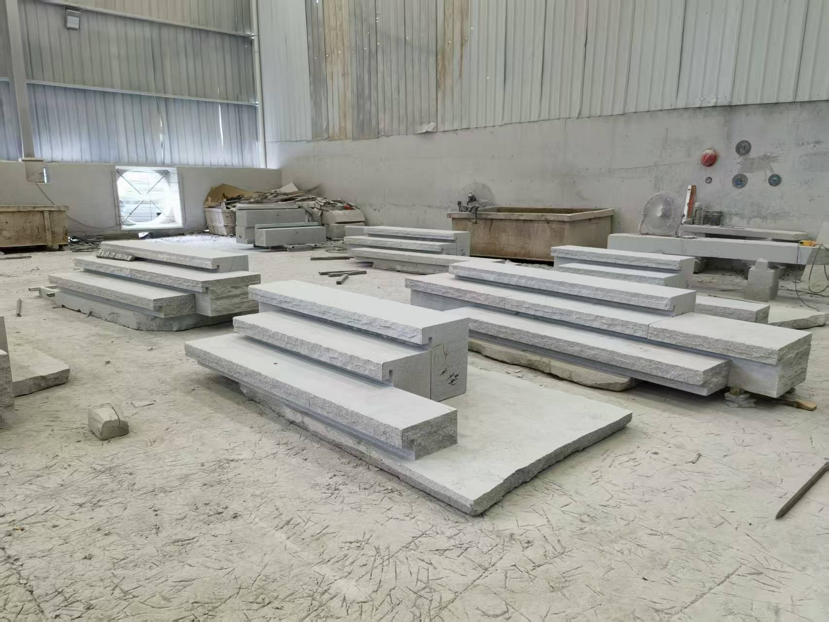 南宁 整石台阶（大面火烧+侧面自然面），出货前厂内拼装