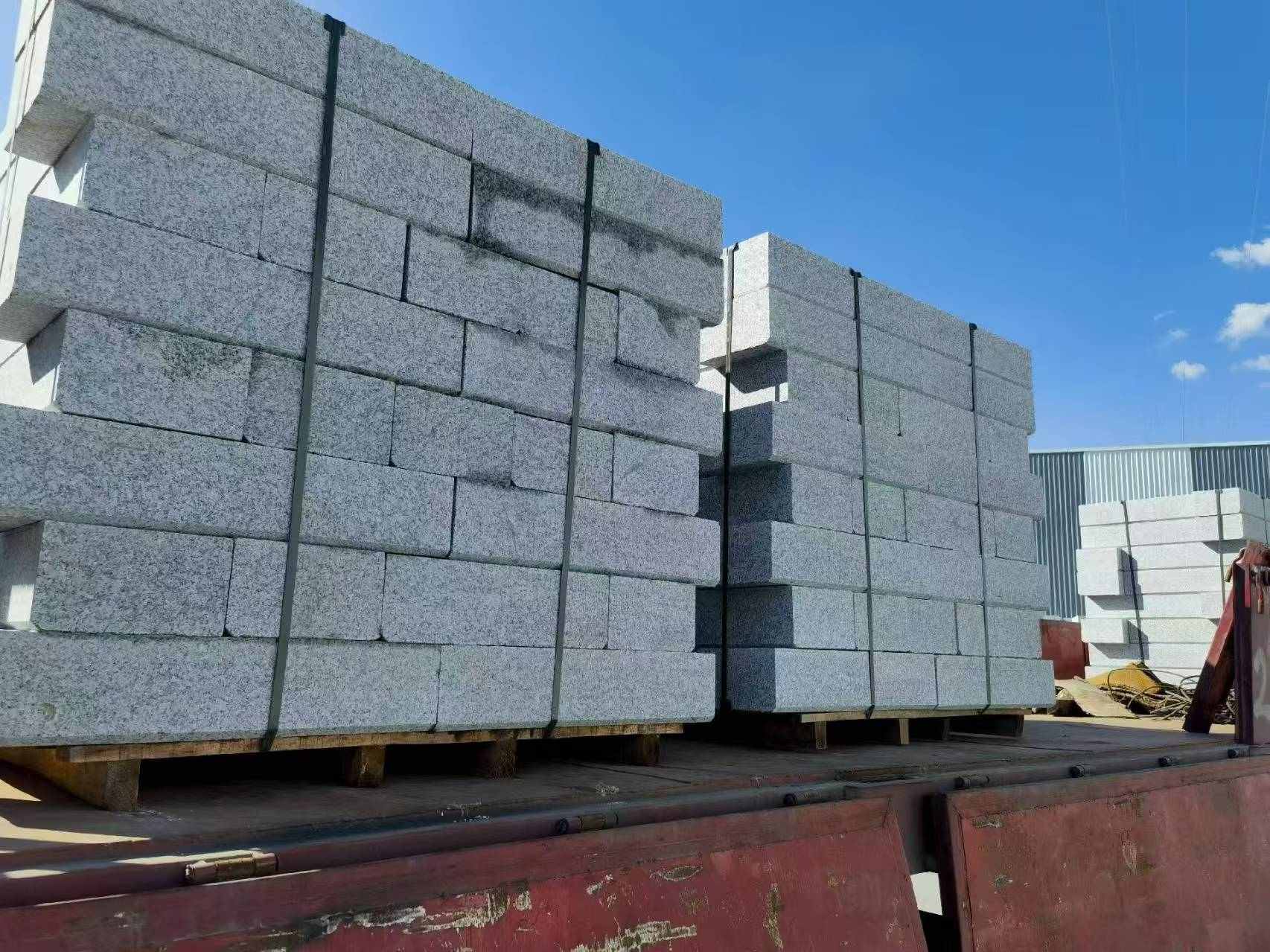 南宁 路沿石装车出货