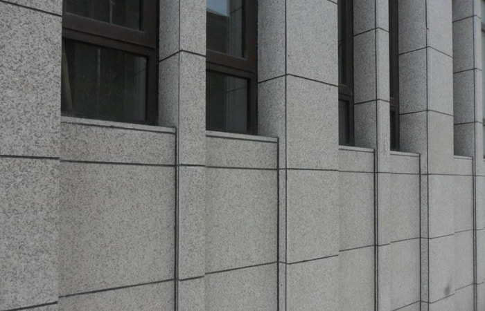 南宁芝麻灰外墙干挂石材及施工注意事项